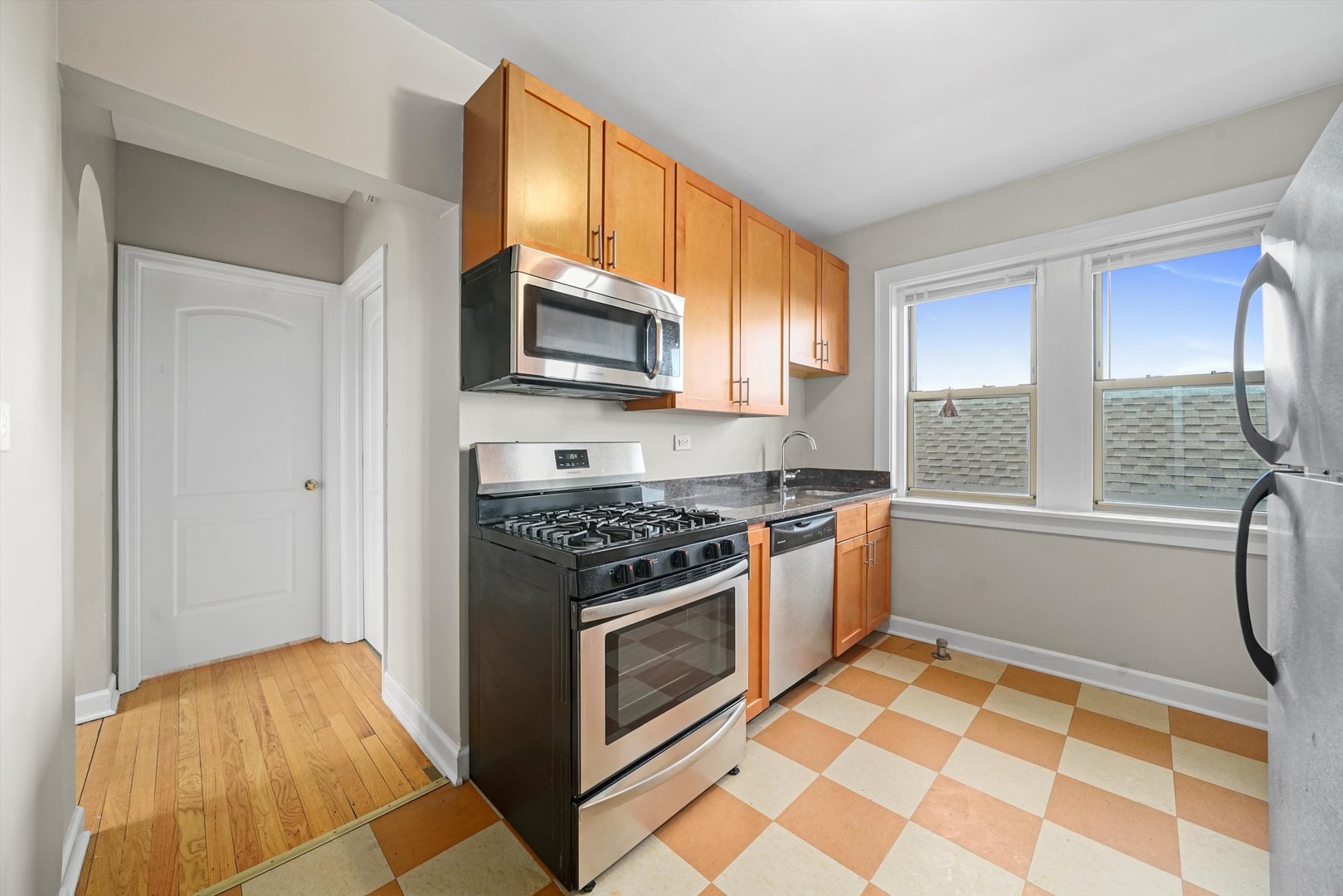 main property photo 12
