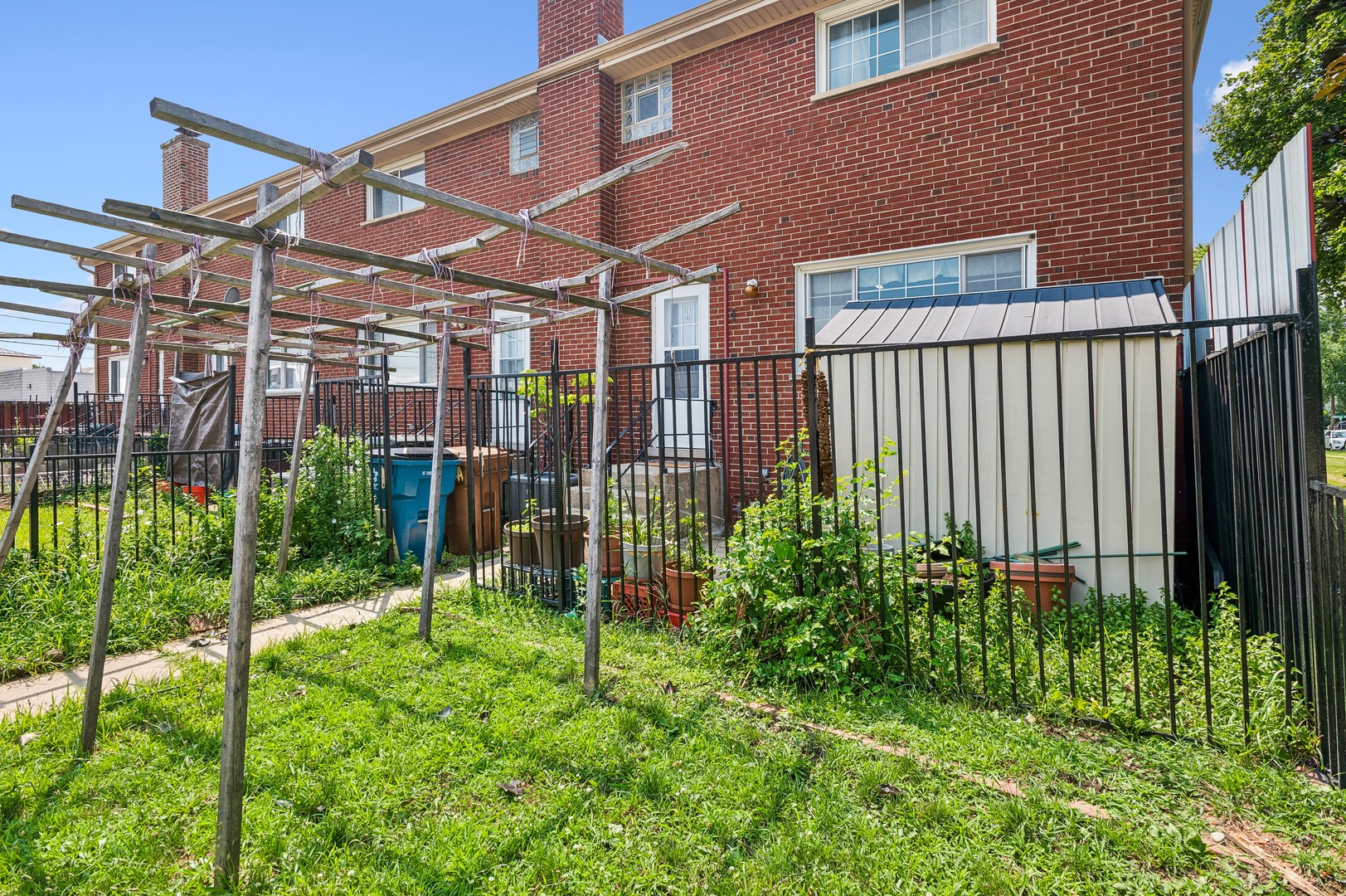 main property photo 16