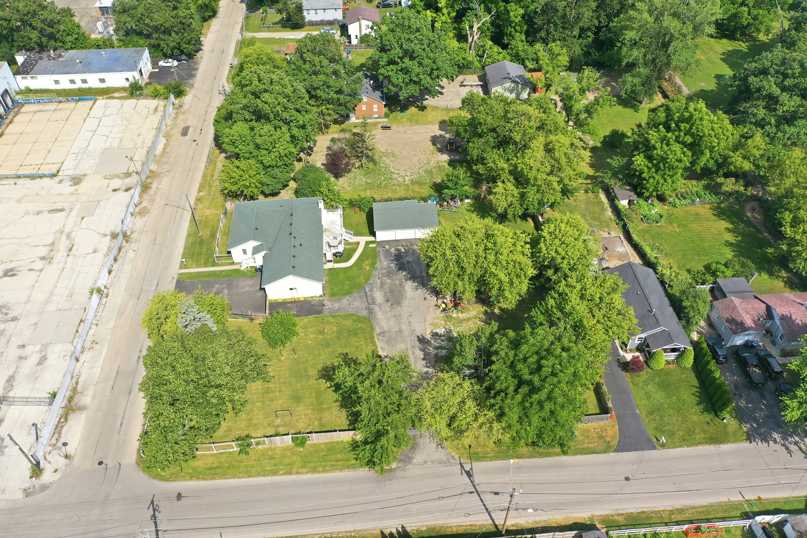 main property photo 30