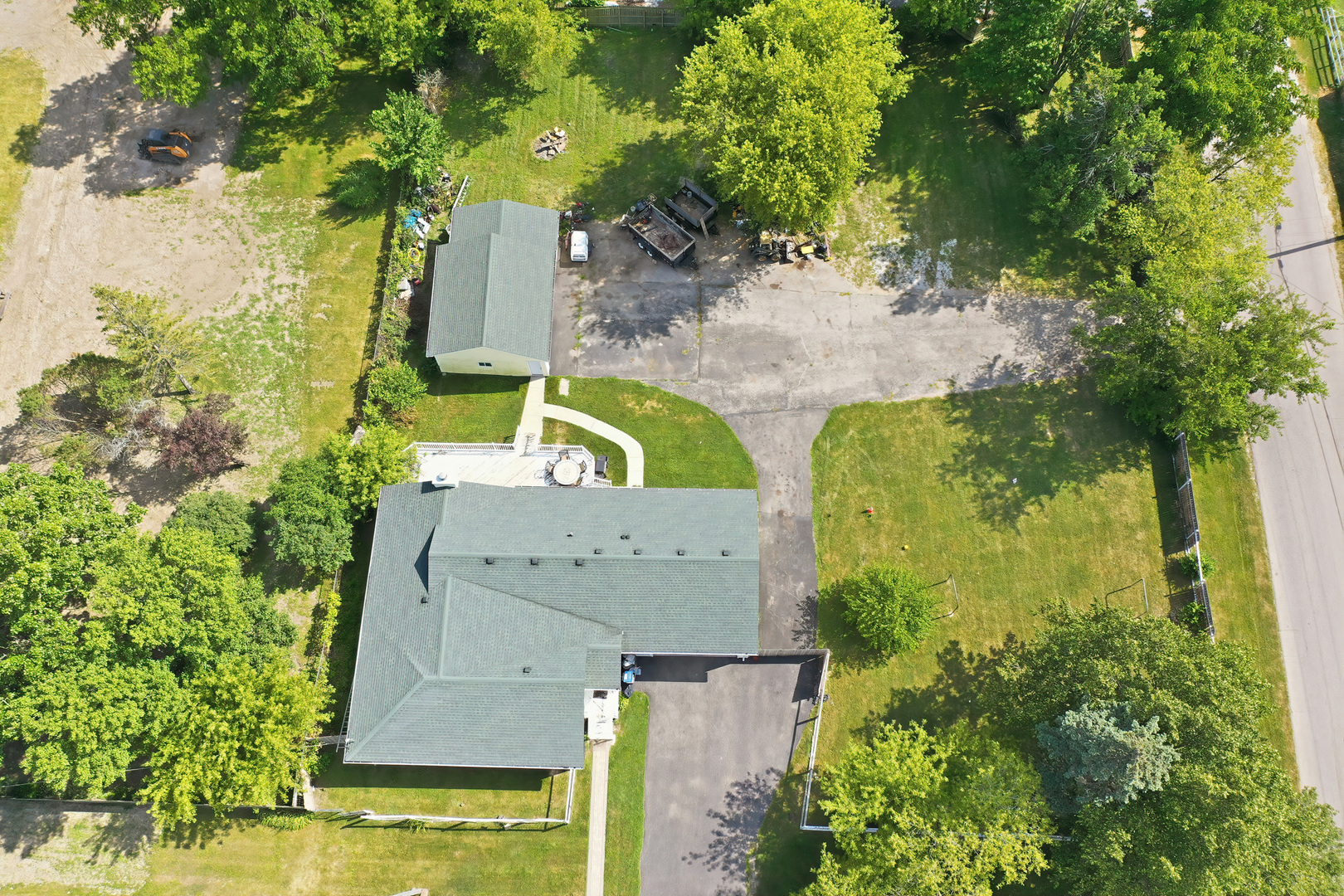 main property photo 32
