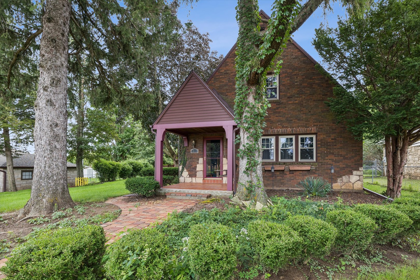 main property photo 30