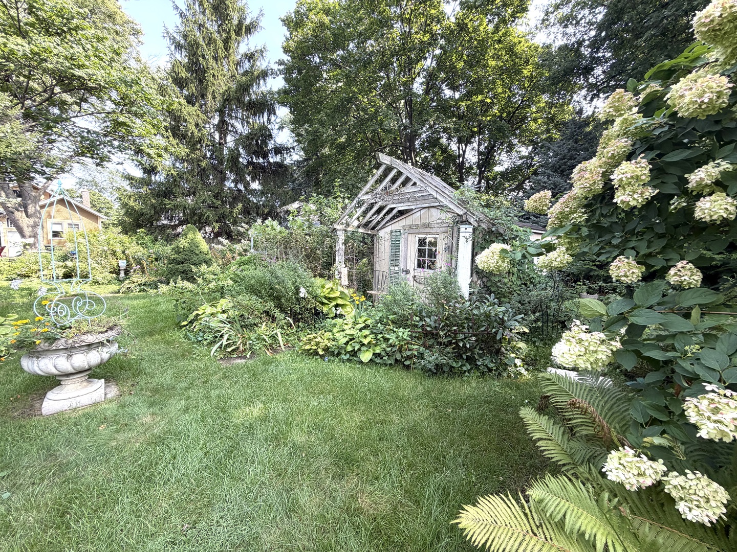 main property photo 19