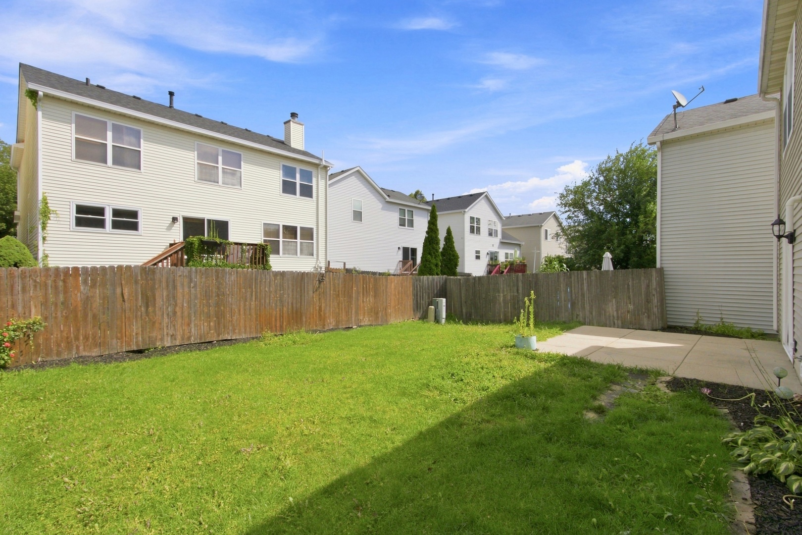 main property photo 23