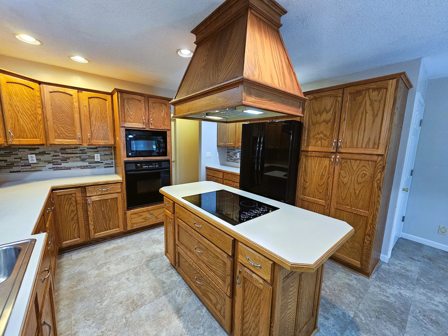 main property photo 23