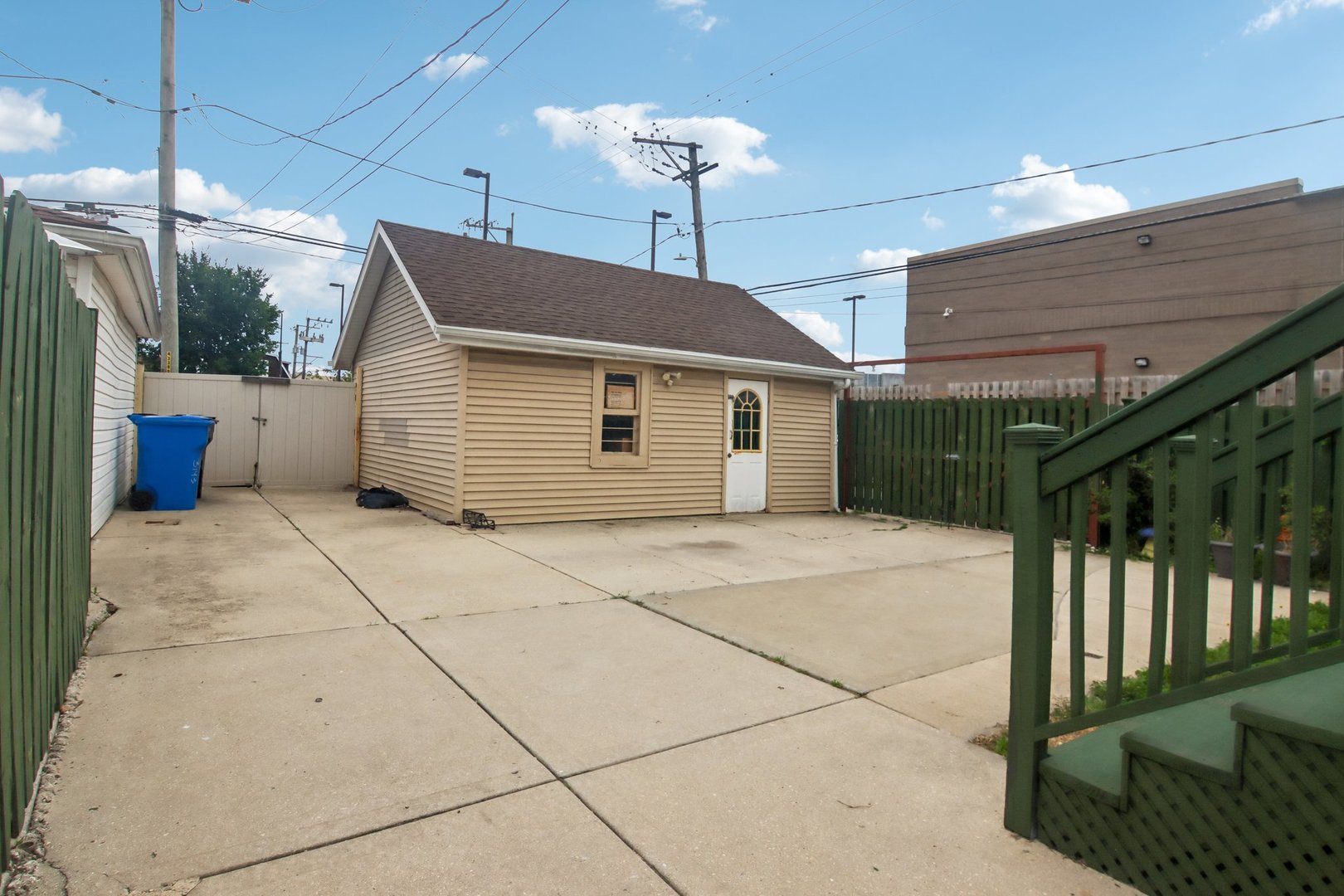 main property photo 34
