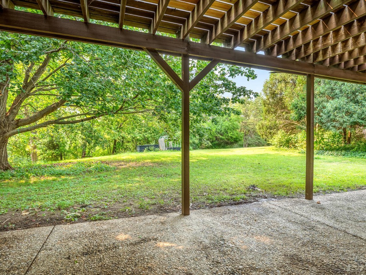 main property photo 34