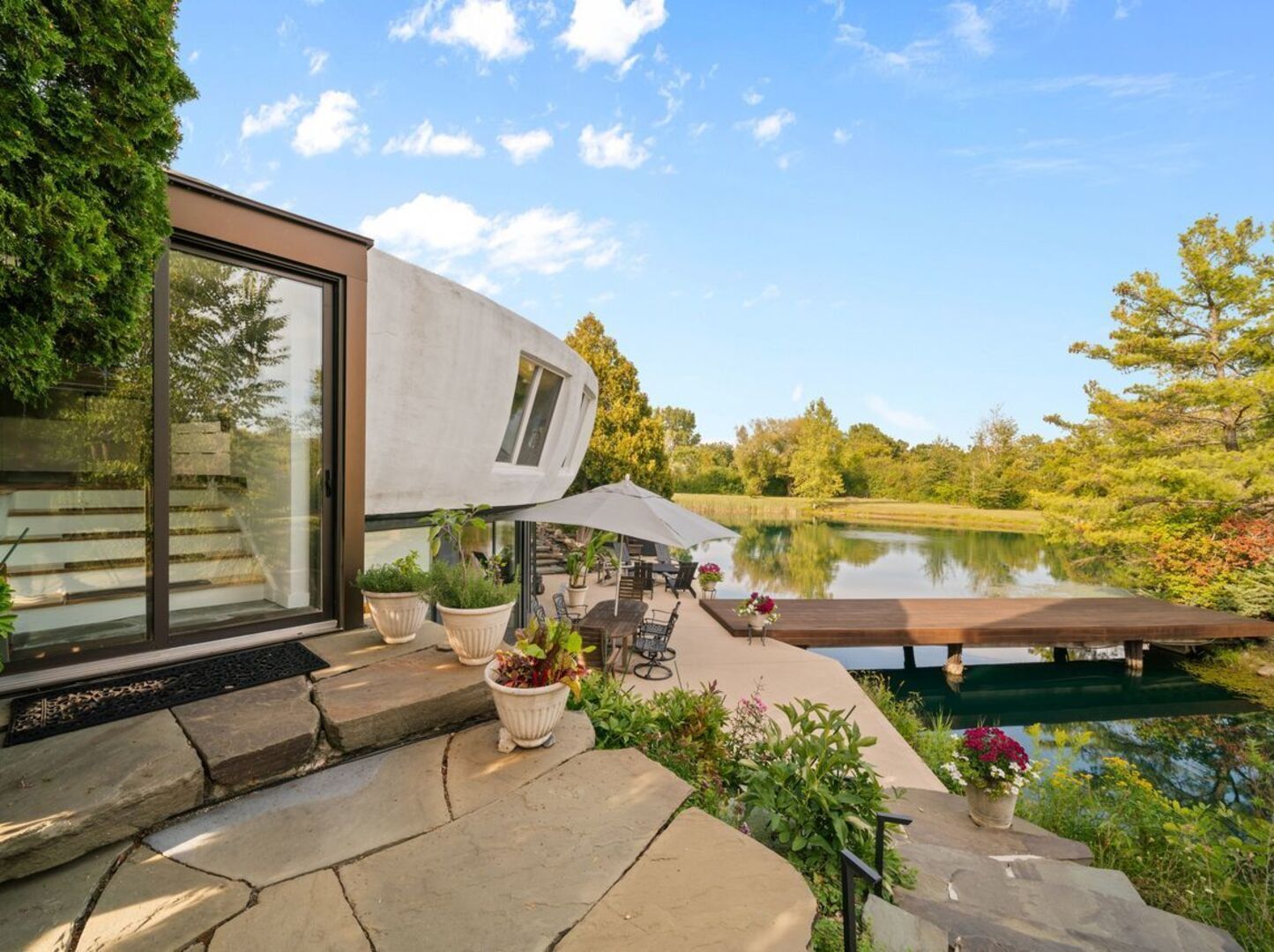 main property photo 16