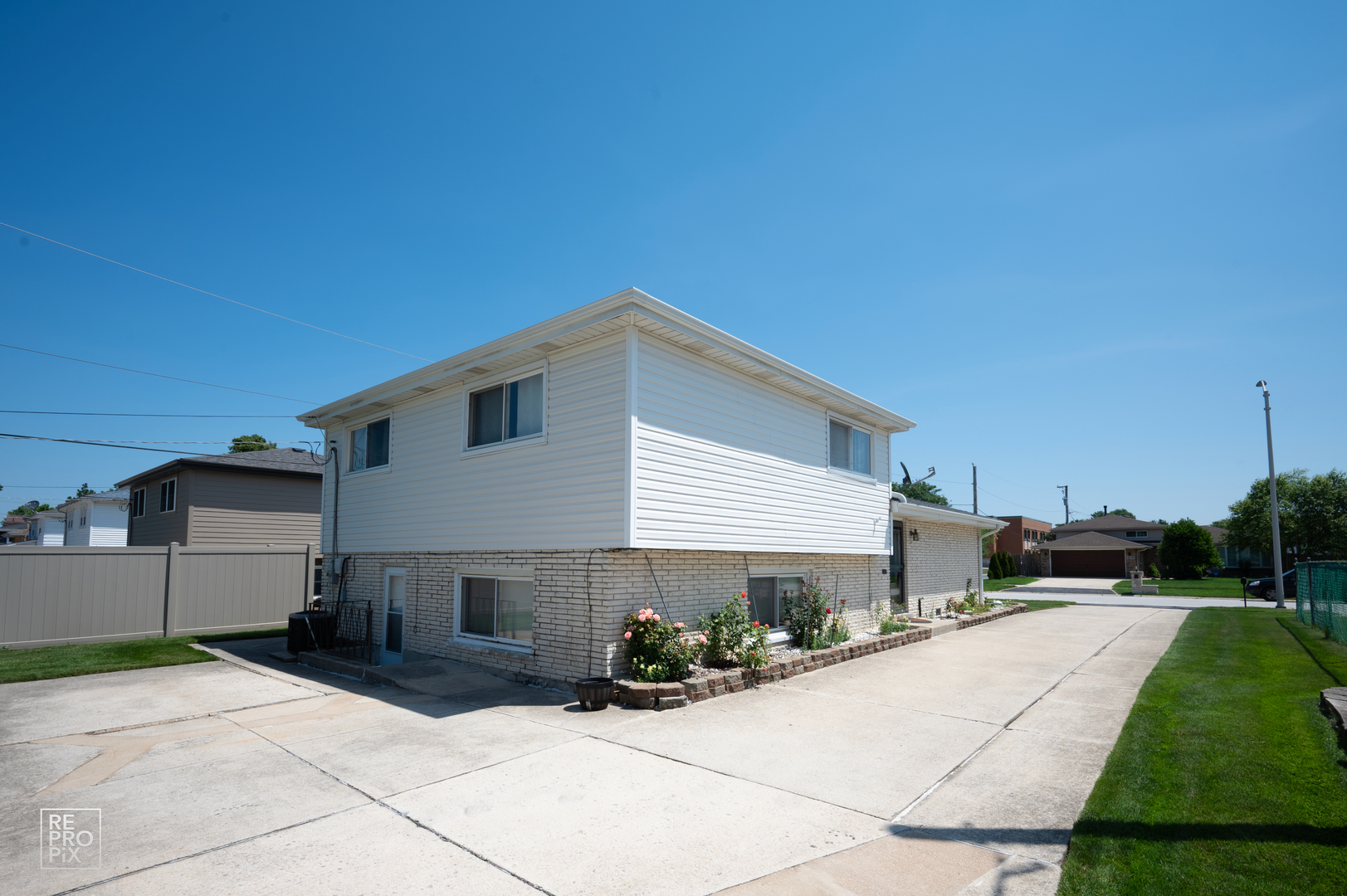 main property photo 20