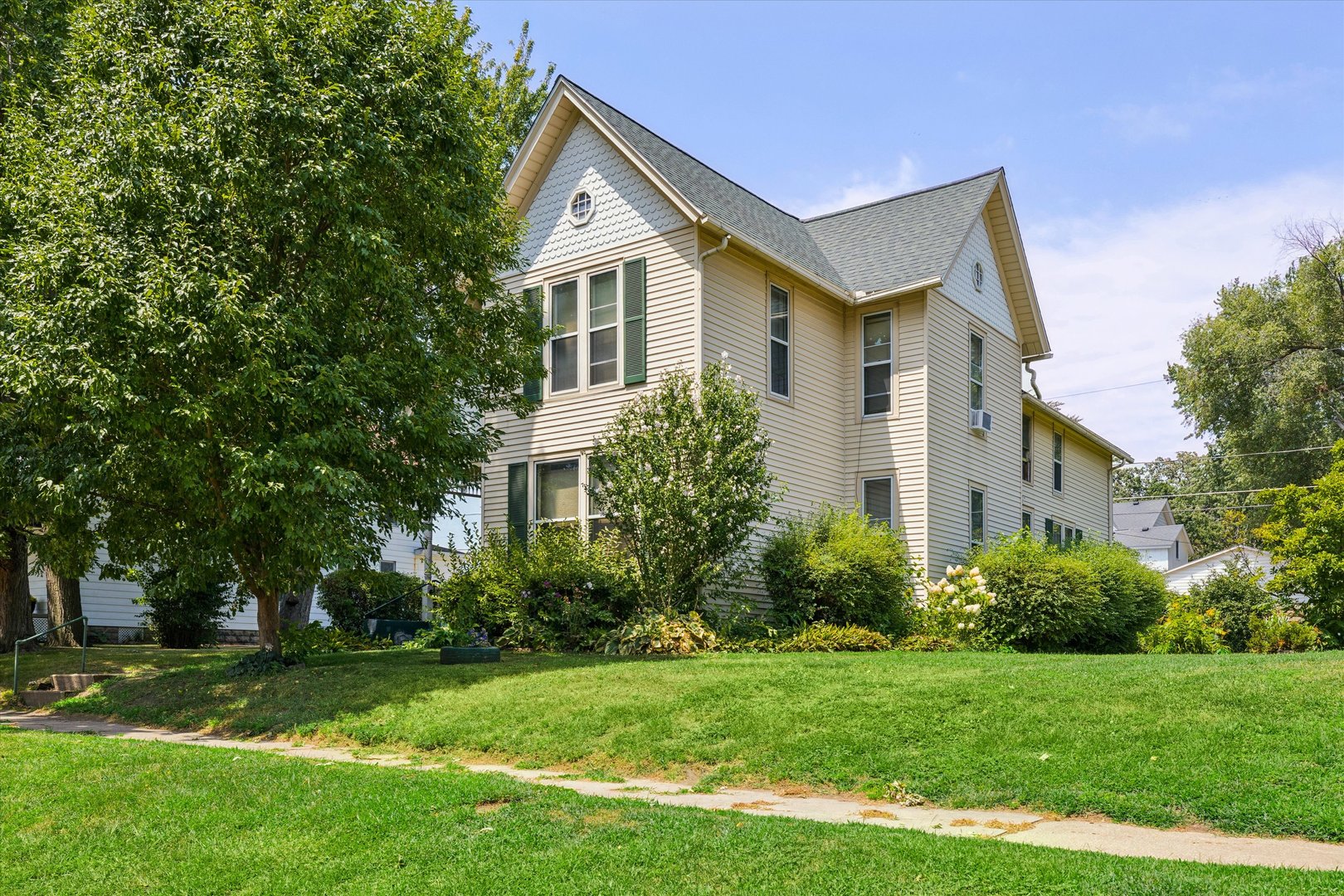 main property photo 7
