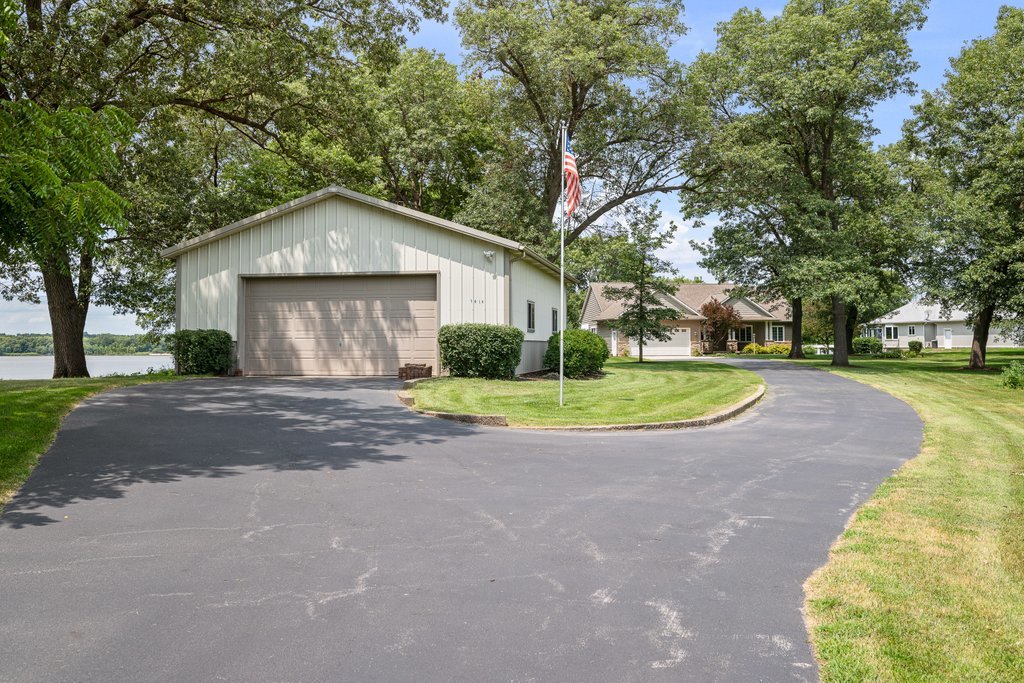 main property photo 74