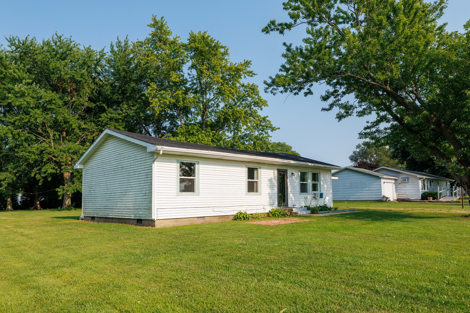 main property photo 15