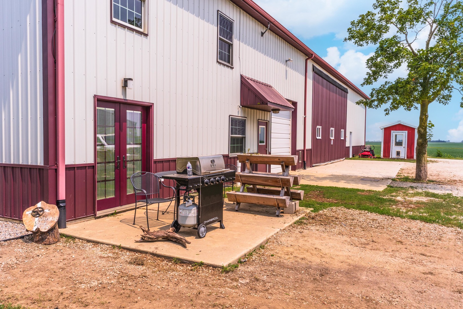 main property photo 4