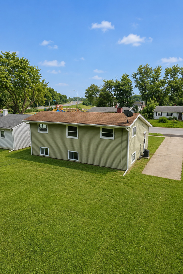 main property photo 12