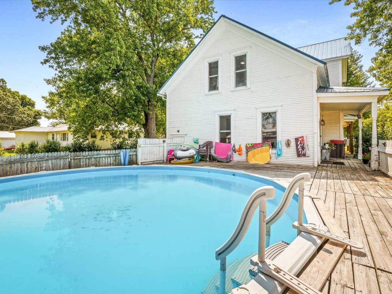 main property photo 23