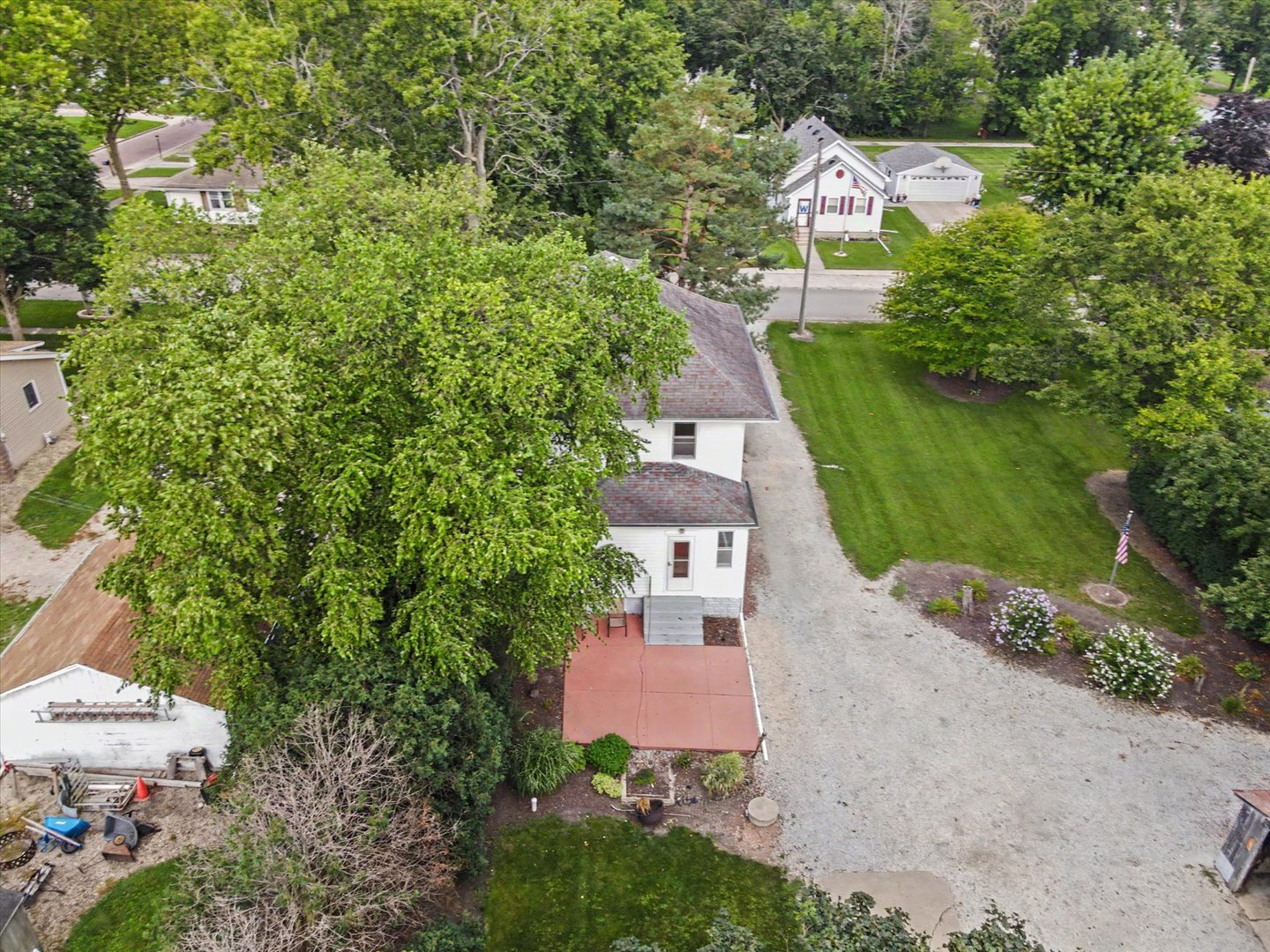 main property photo 40
