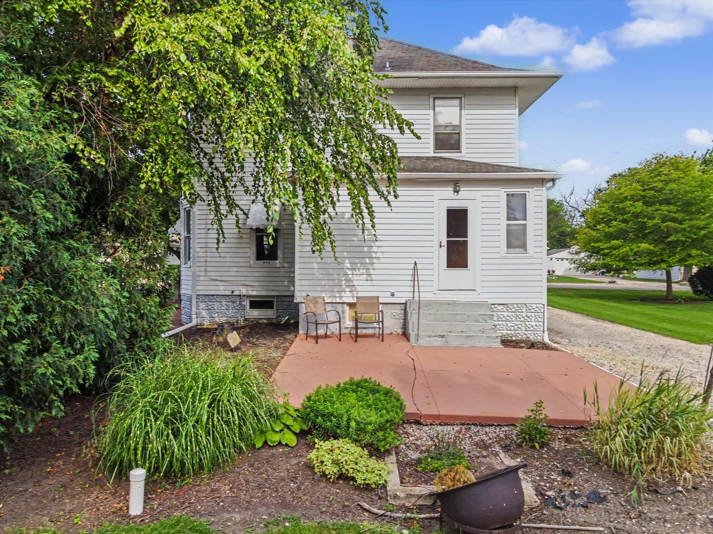 main property photo 45