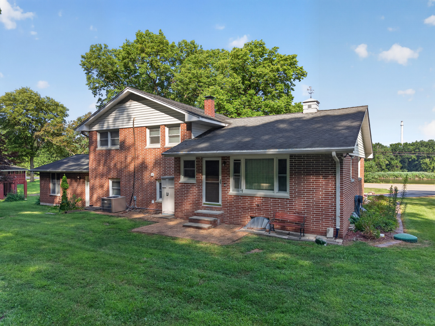 main property photo 36