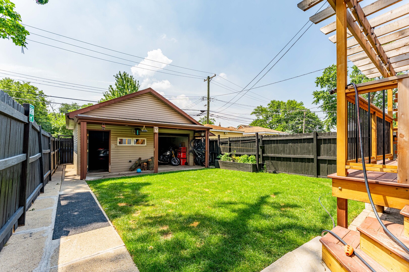 main property photo 20