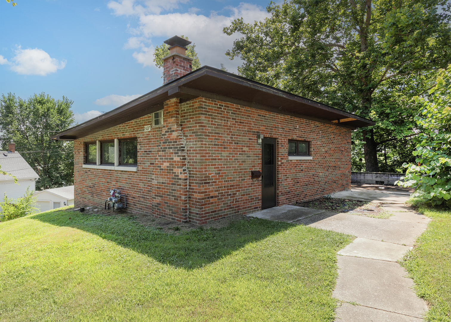 main property photo 4