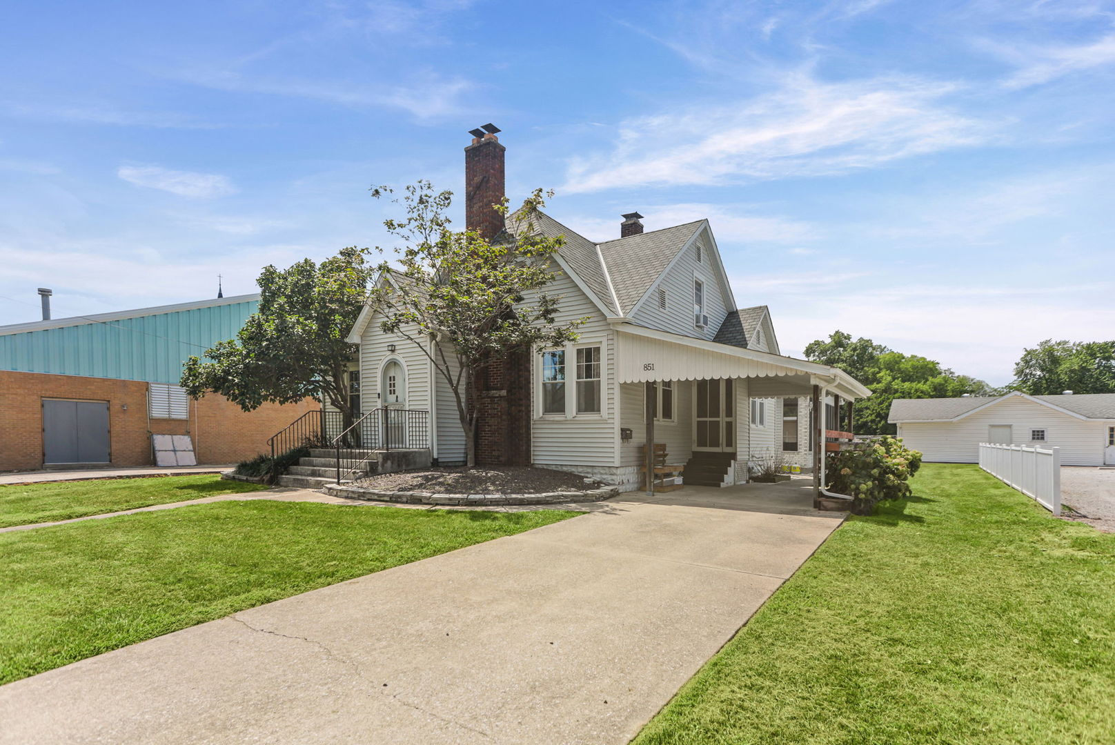 main property photo 3