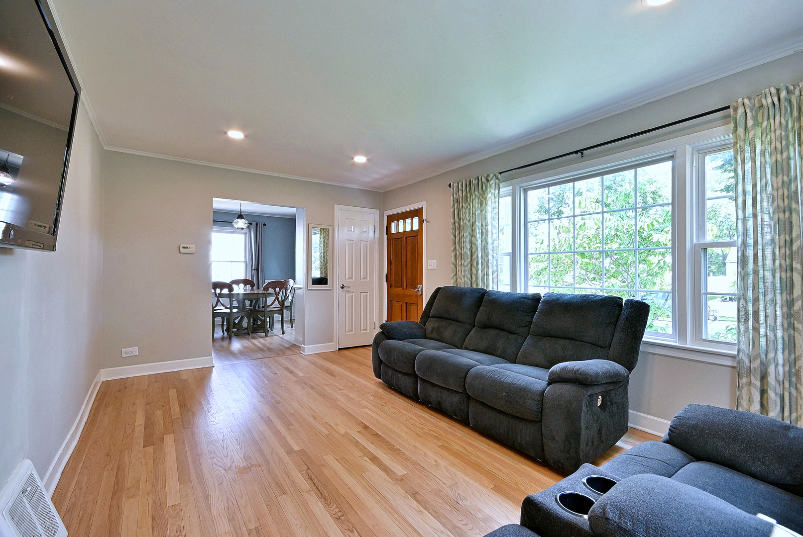 property viewer photo 3