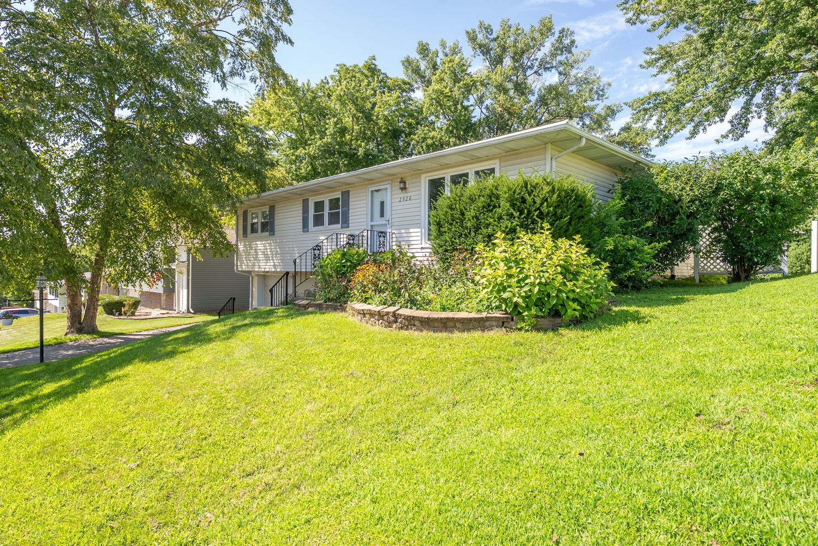 main property photo 37