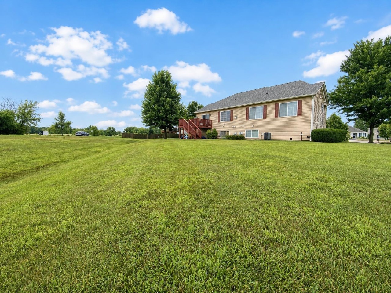 main property photo 13