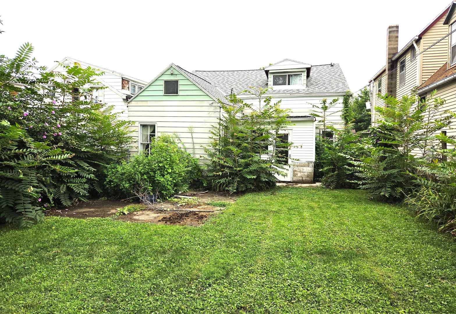 main property photo 12