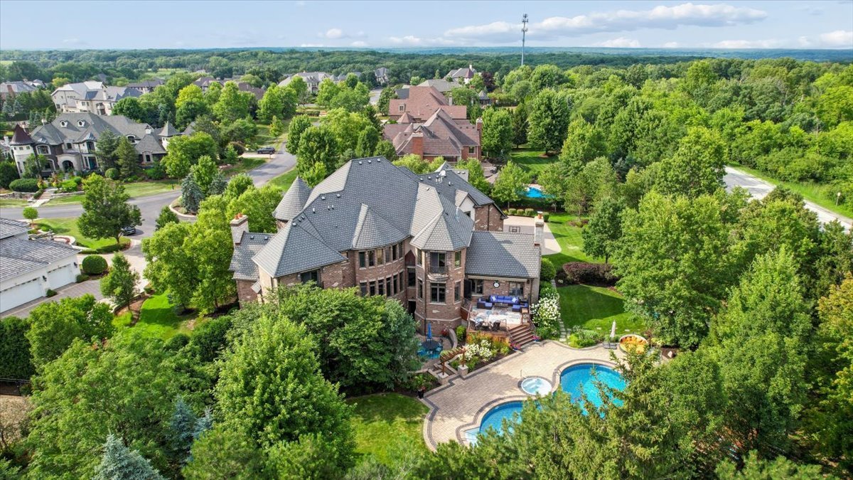 main property photo 48