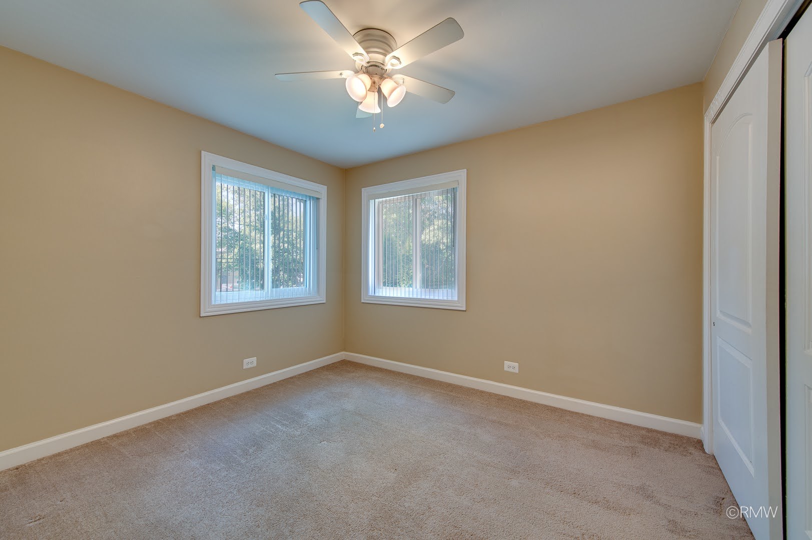 property viewer photo 12