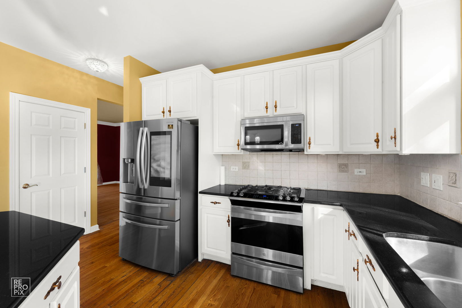 main property photo 16