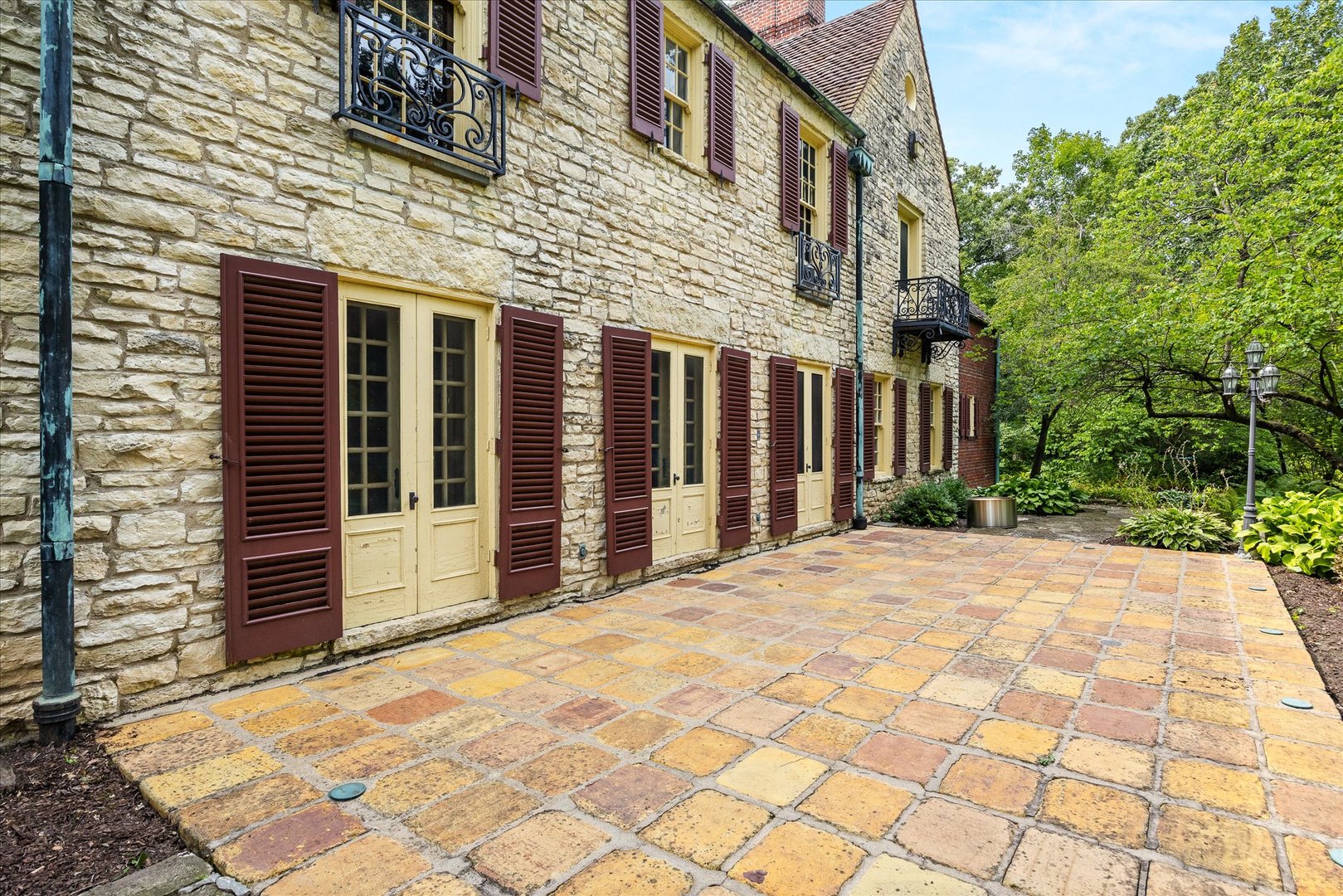 main property photo 8