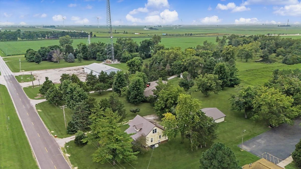 main property photo 41