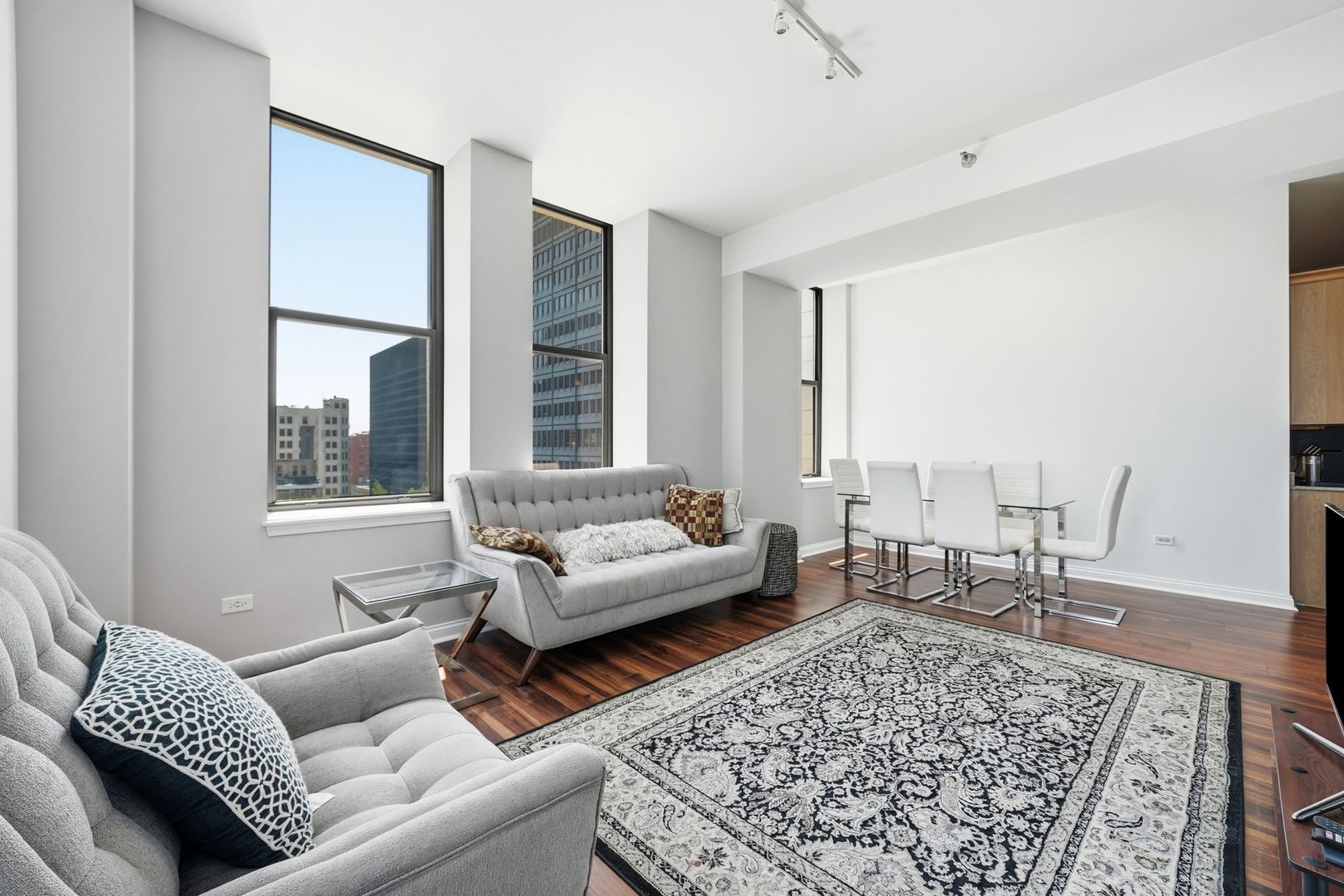 property viewer photo 2