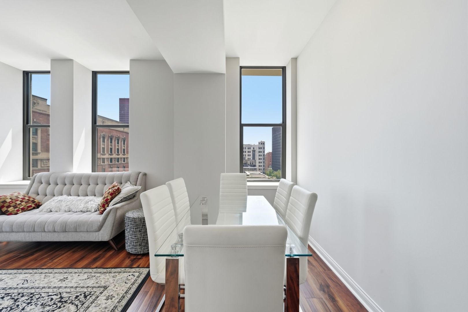 property viewer photo 3