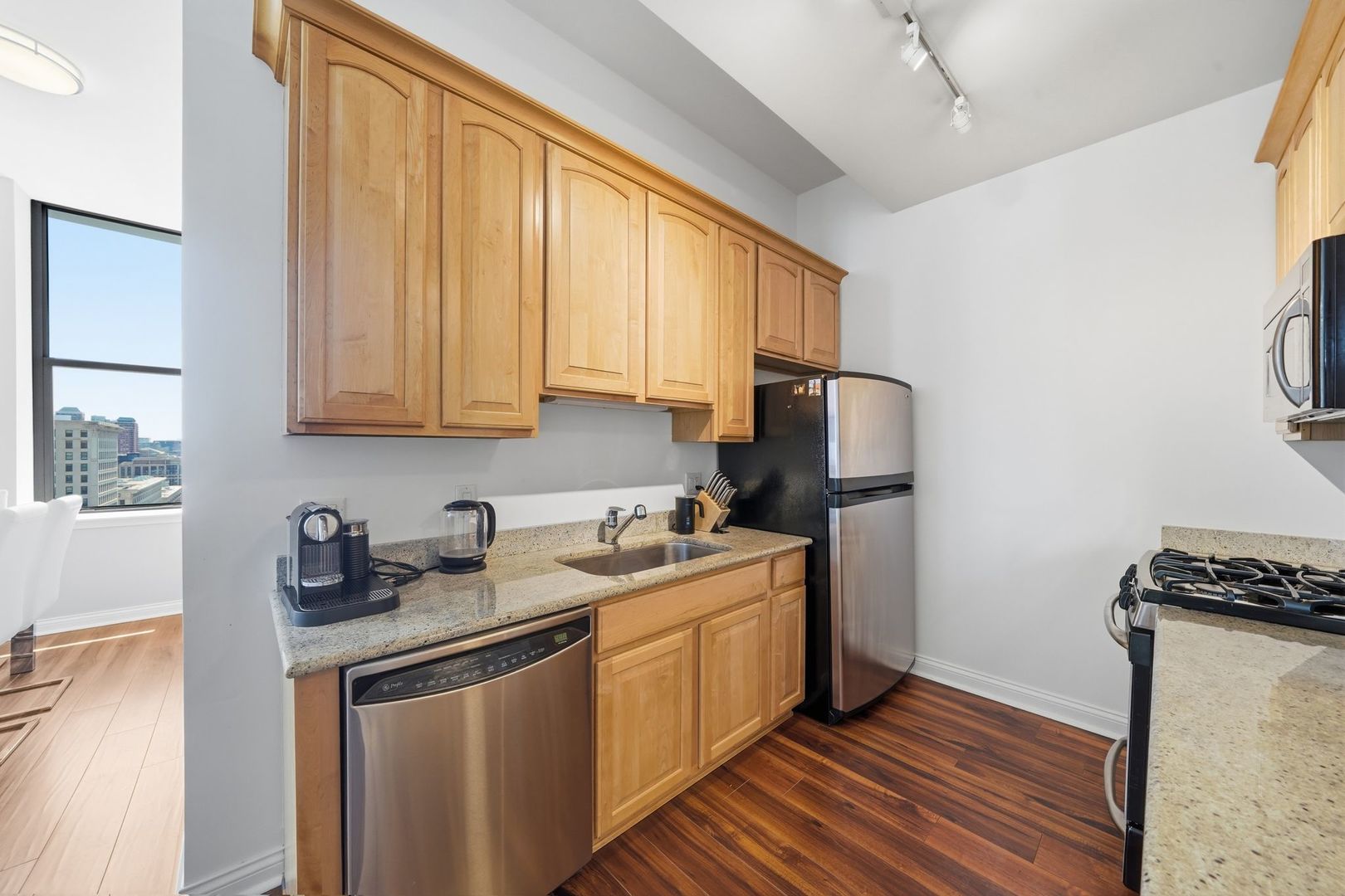 property viewer photo 7