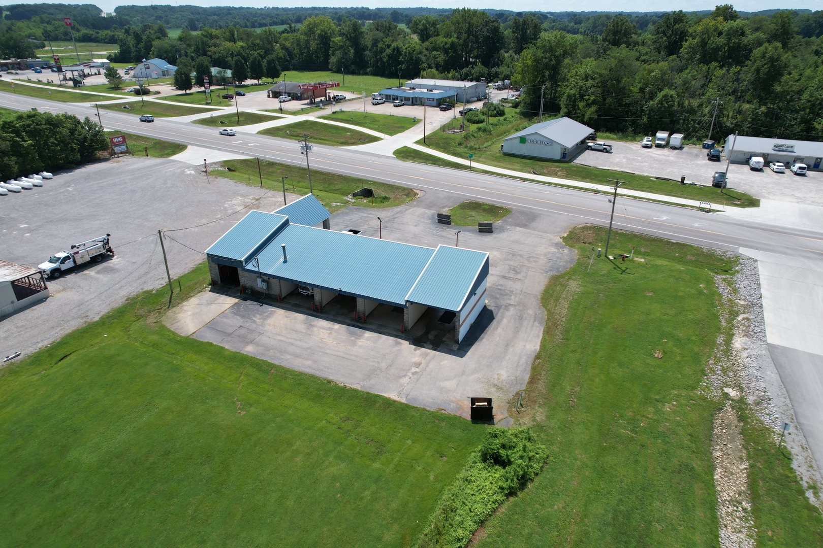 main property photo 13