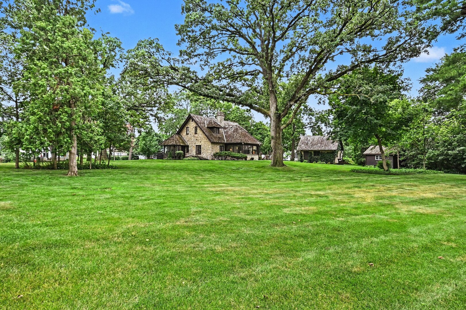 main property photo 23