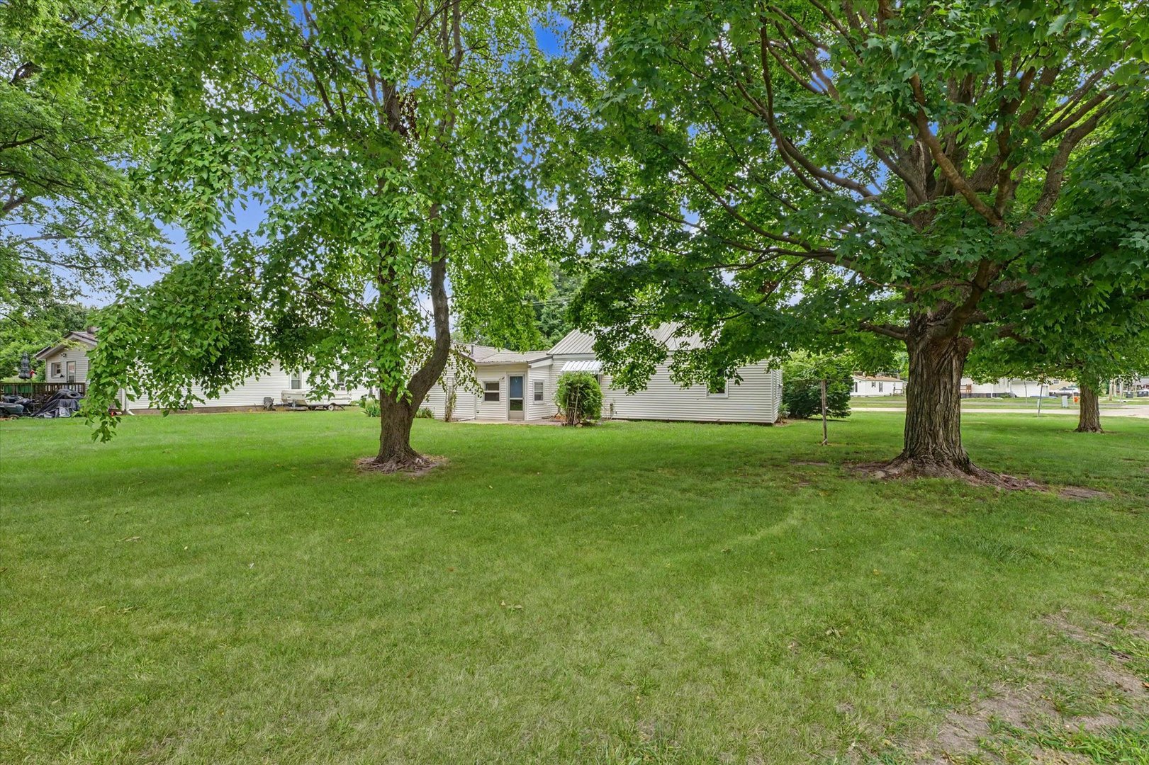 main property photo 27