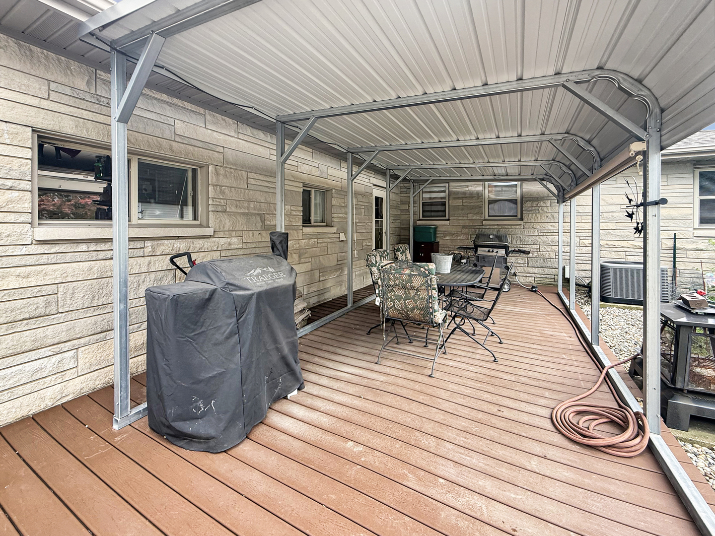 main property photo 28