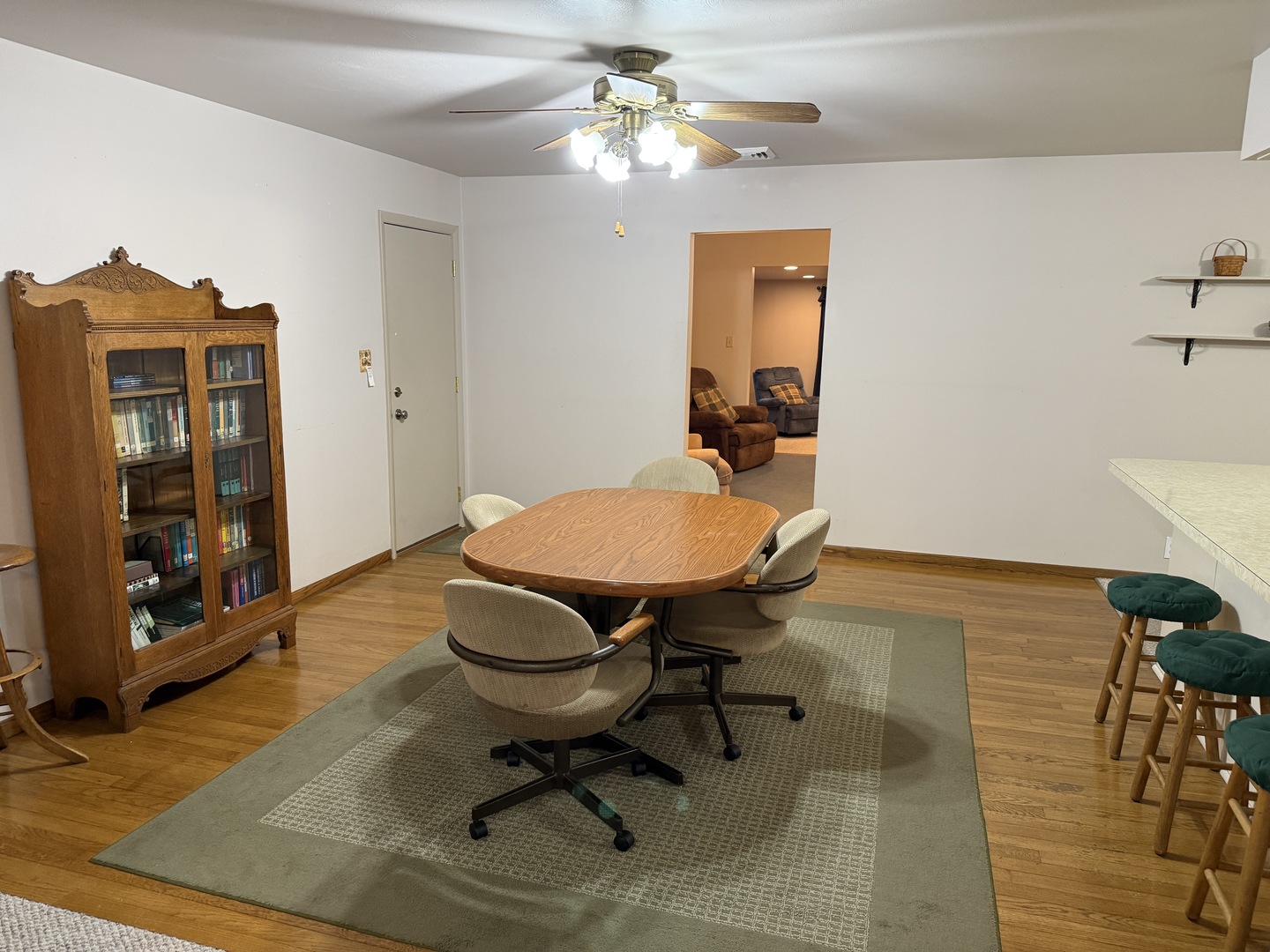 main property photo 6