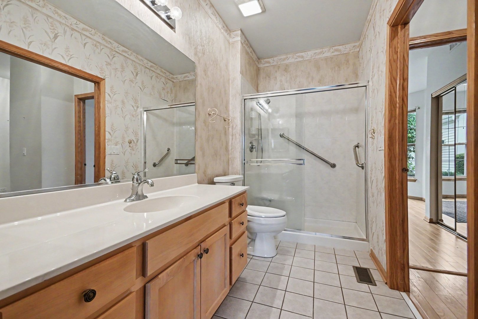 property viewer photo 18