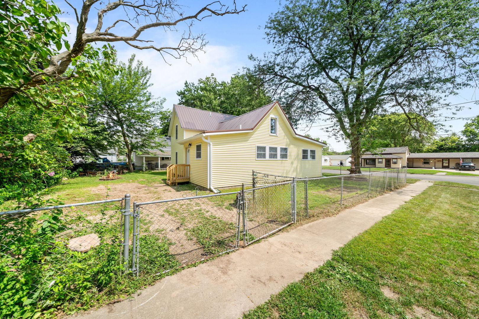 main property photo 31