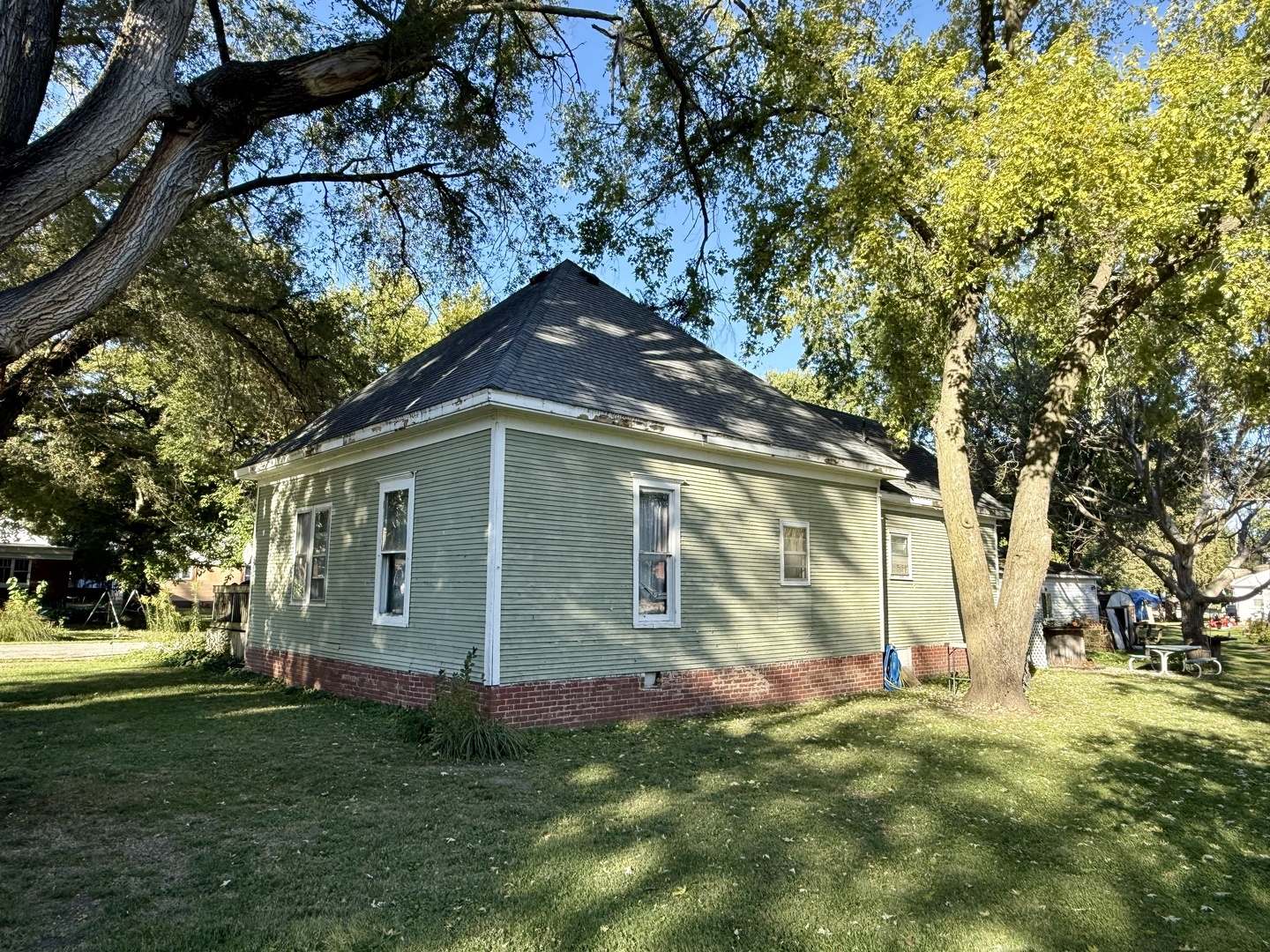 main property photo 23