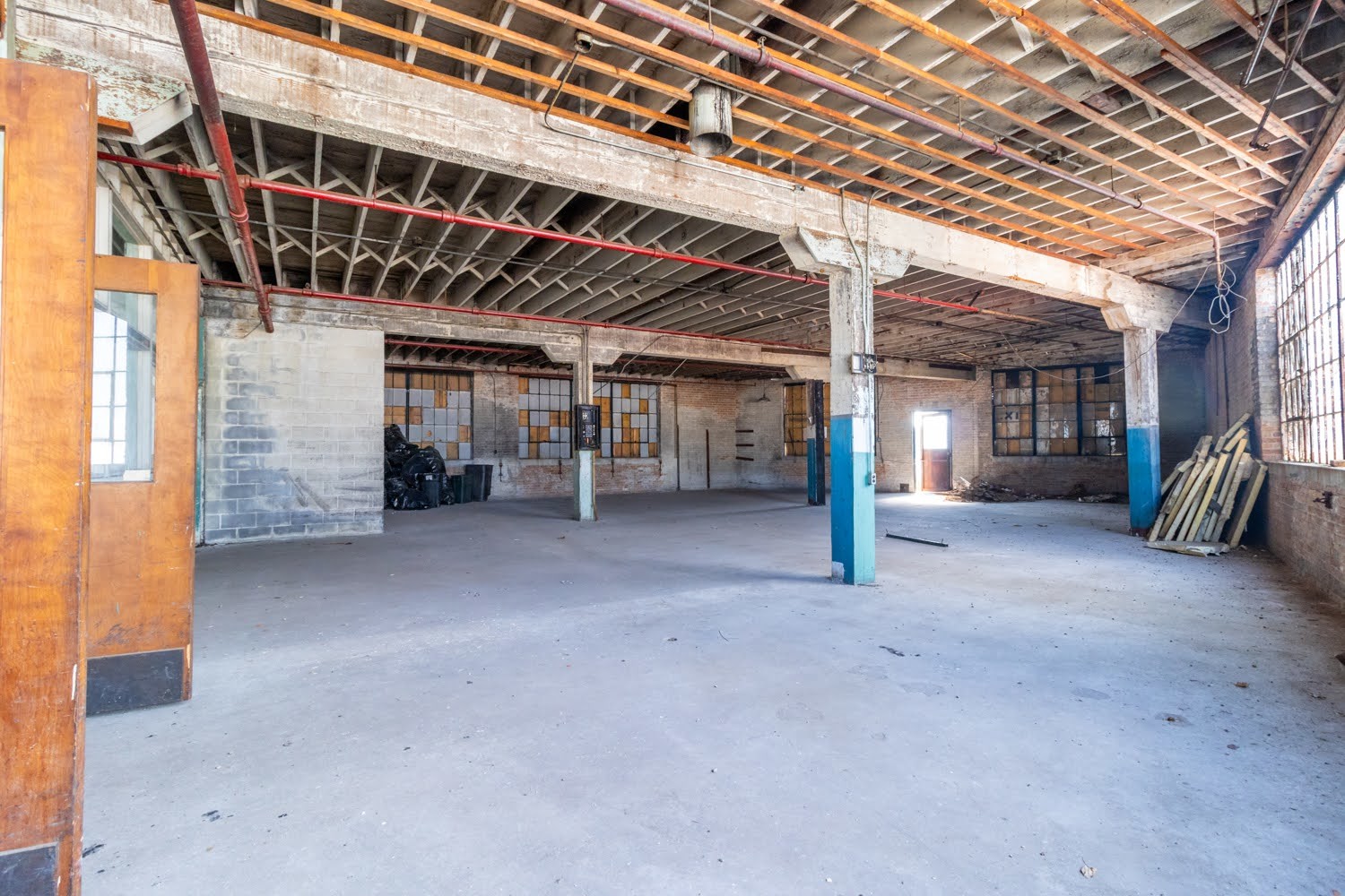 main property photo 34
