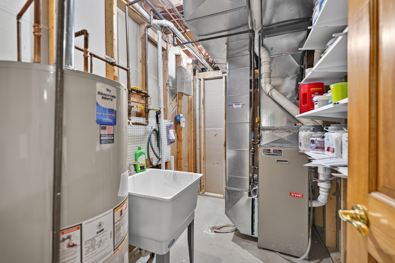 main property photo 31