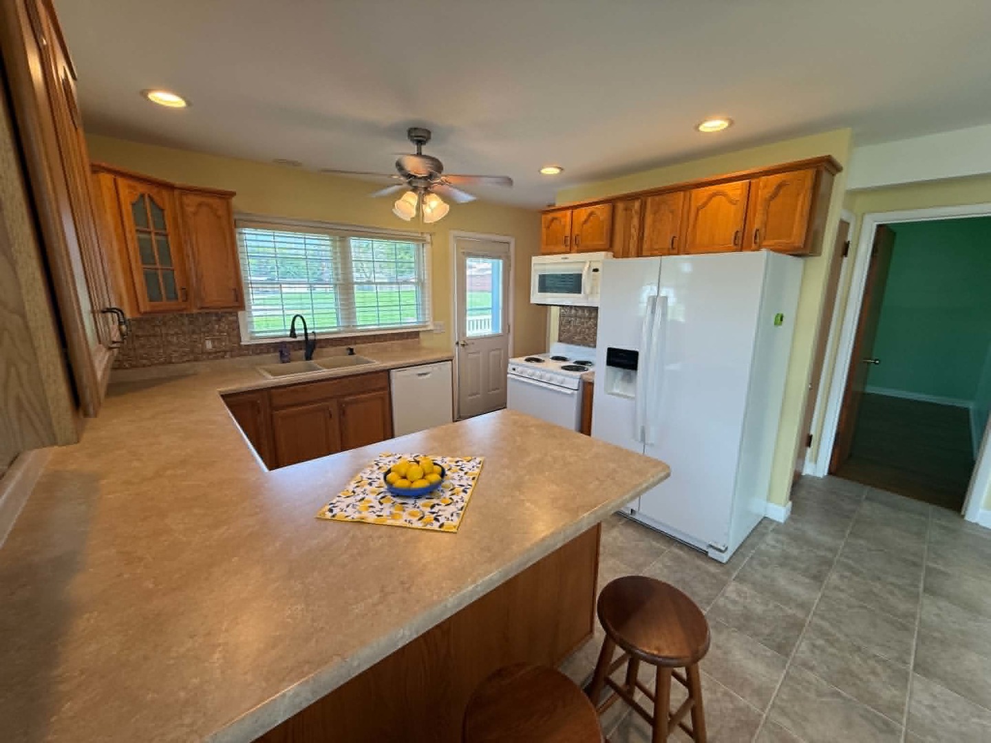 main property photo 5