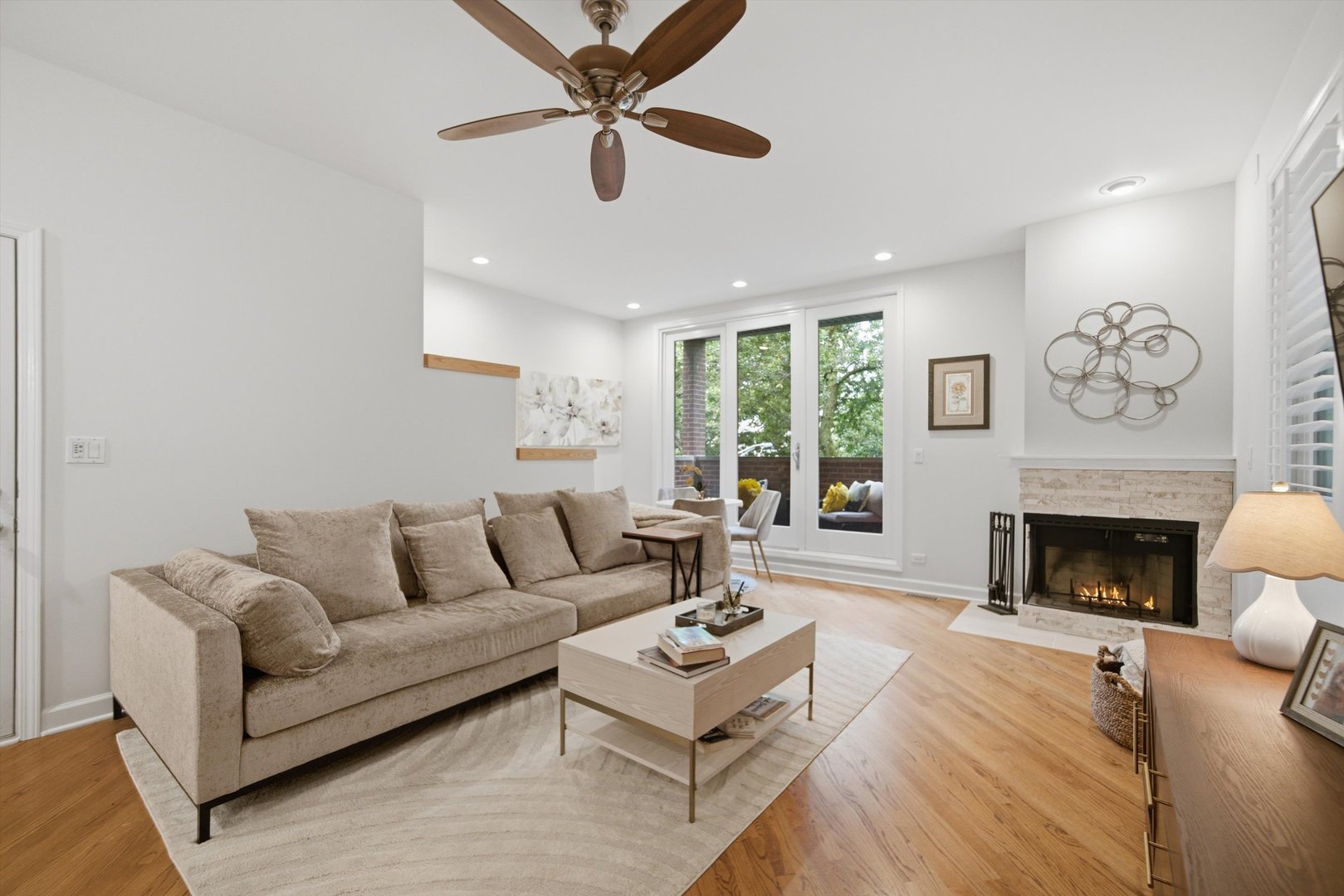 property viewer photo 1