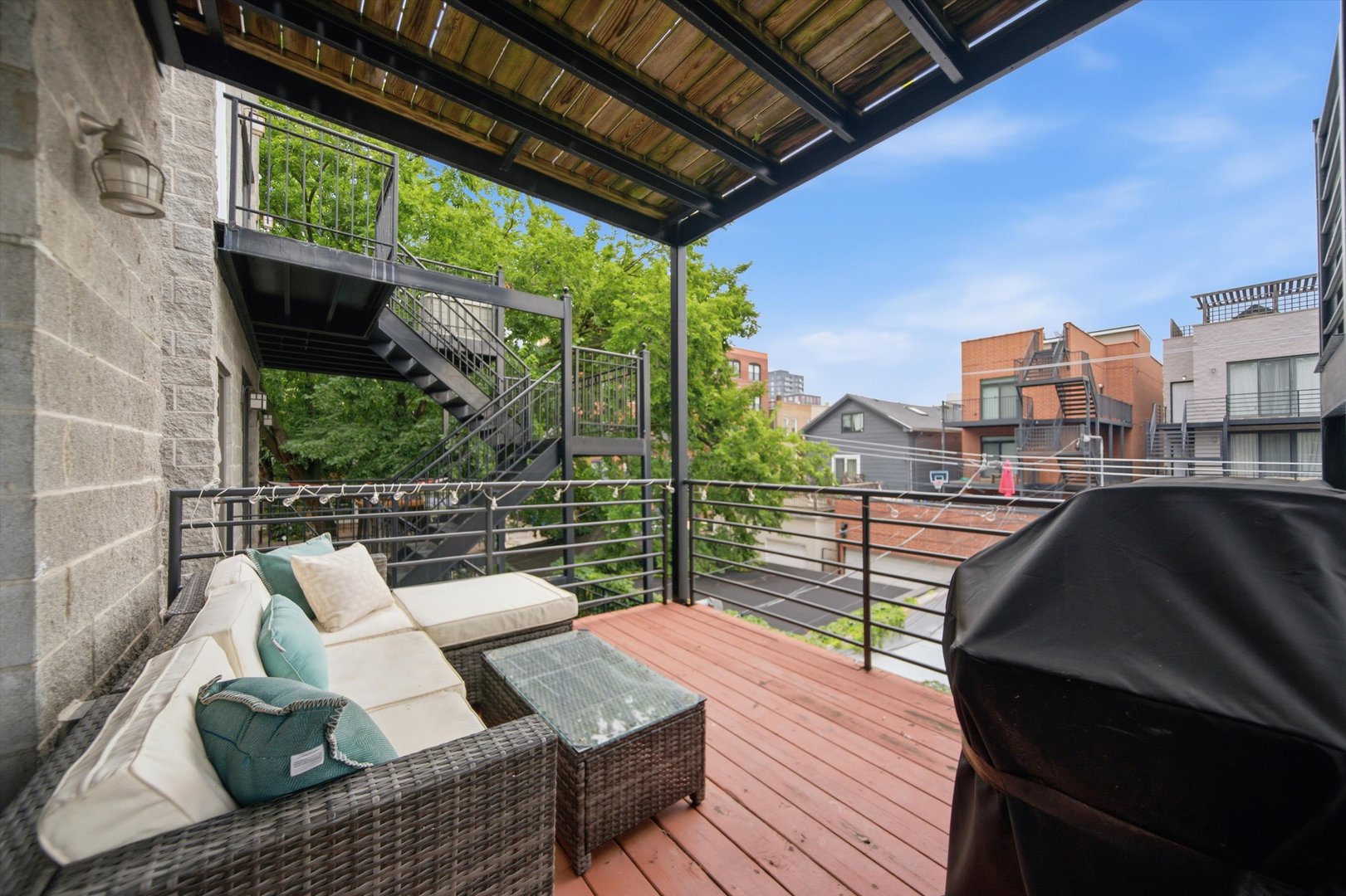 property viewer photo 16