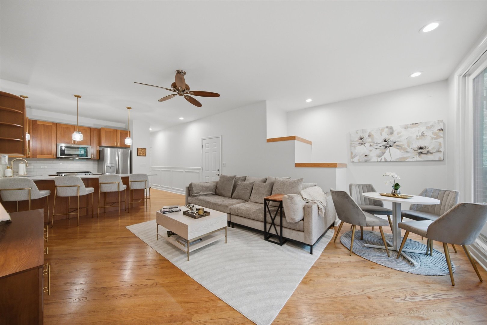 property viewer photo 3